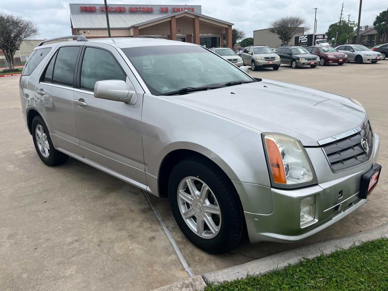 2004 SILVER /gray Cadillac SRX V6 (1GYDE637040) with an 3.6L V6 DOHC 24V engine, 5-Speed Automatic Overdrive transmission, located at 14700 Tomball Parkway 249, Houston, TX, 77086, (281) 444-2200, 29.928619, -95.504074 - Photo #0